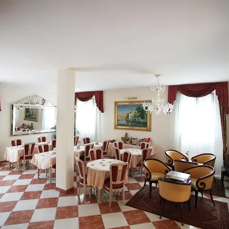 尼斯酒店 梅斯特雷