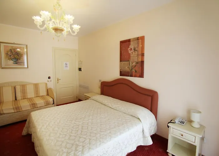 Nice Hotel 3* Местре