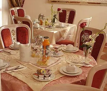 Nice Hotel Отель Местре