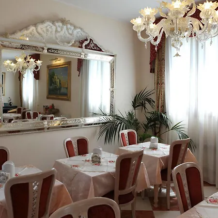 尼斯酒店 3* 梅斯特雷