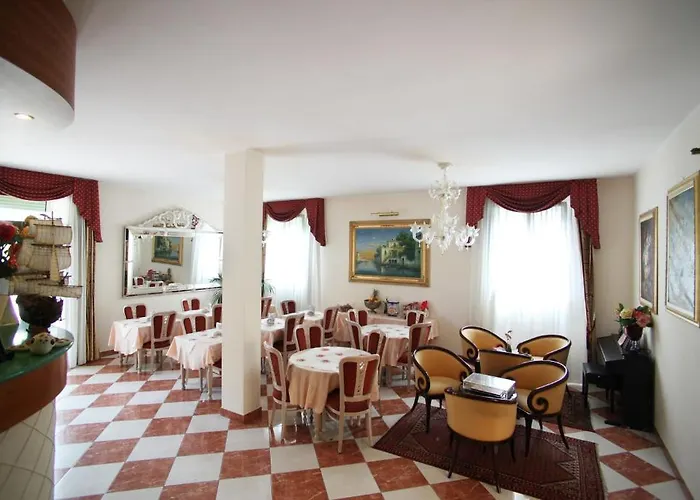 Nice Hotel Местре