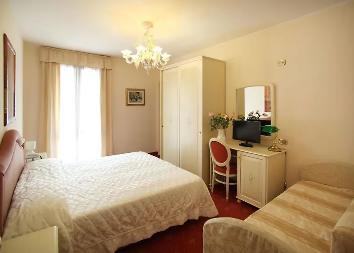 Отель Nice Hotel