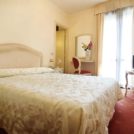 Nice Hotel Hotel 3*