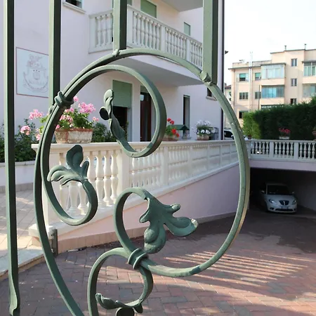Nice Hotel Hotel 3*